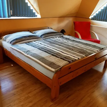 Ubytování v soukromí Biro Apartmanhaz *