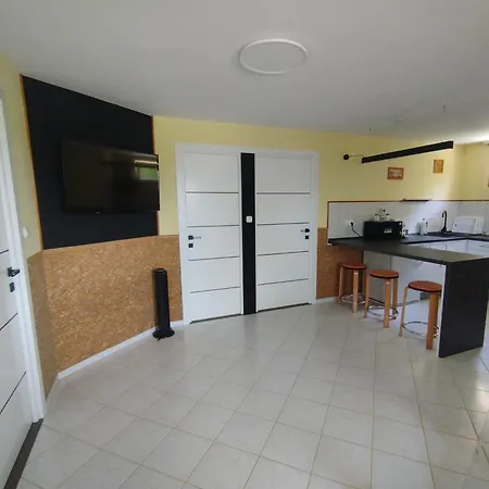 Ubytování v soukromí Biro Apartmanhaz
