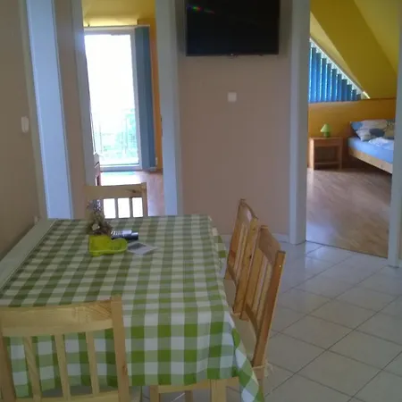 Ubytování v soukromí Biro Apartmanhaz Balatongyörök